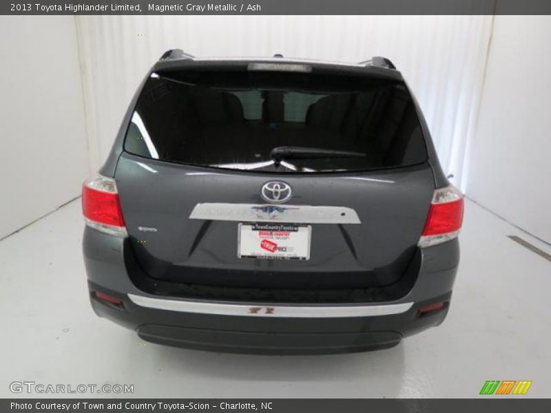 Magnetic Gray Metallic / Ash 2013 Toyota Highlander Limited