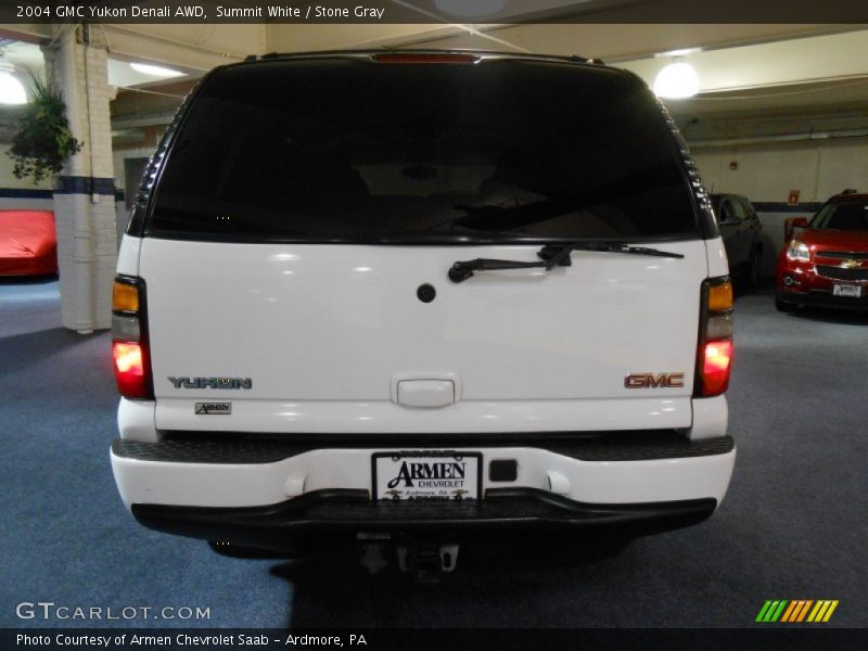 Summit White / Stone Gray 2004 GMC Yukon Denali AWD