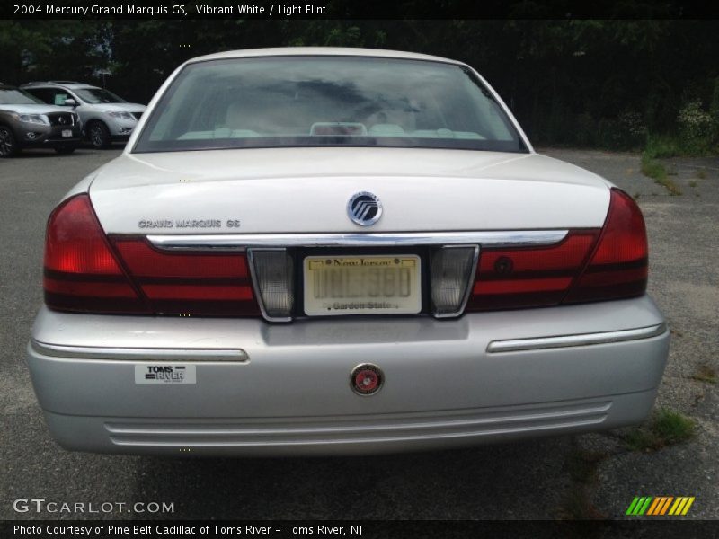 Vibrant White / Light Flint 2004 Mercury Grand Marquis GS