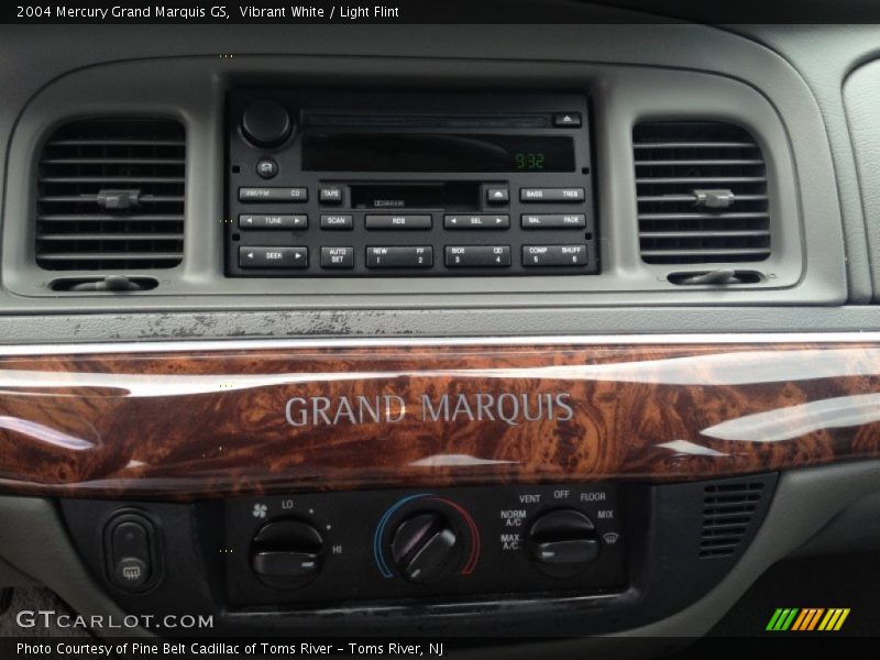 Vibrant White / Light Flint 2004 Mercury Grand Marquis GS
