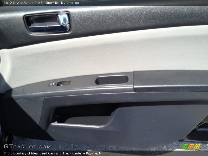 Super Black / Charcoal 2012 Nissan Sentra 2.0 S