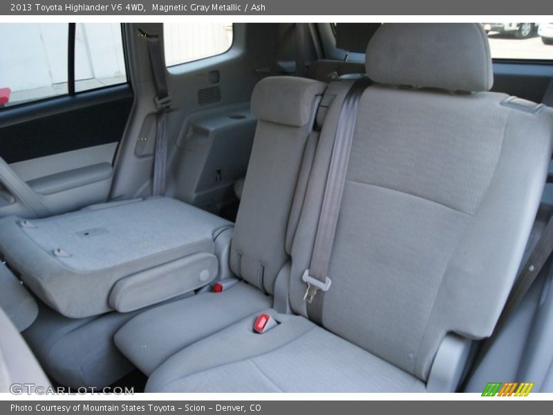 Magnetic Gray Metallic / Ash 2013 Toyota Highlander V6 4WD