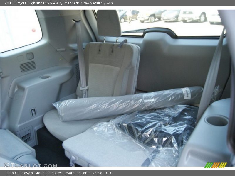 Magnetic Gray Metallic / Ash 2013 Toyota Highlander V6 4WD