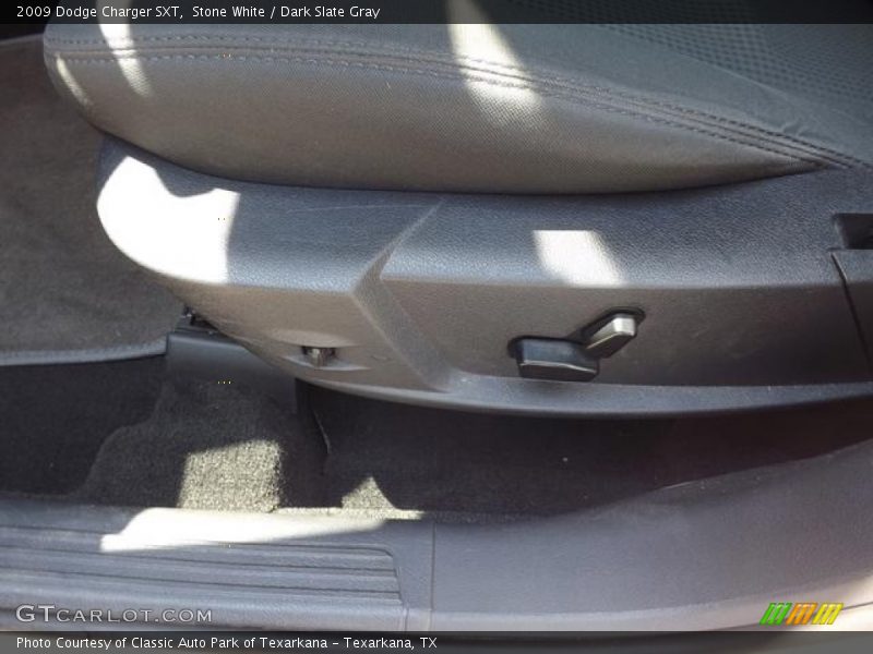 Stone White / Dark Slate Gray 2009 Dodge Charger SXT