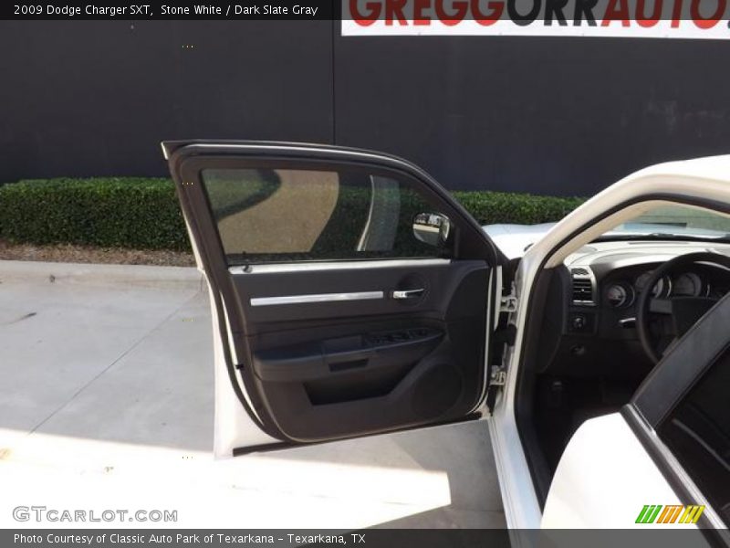 Stone White / Dark Slate Gray 2009 Dodge Charger SXT
