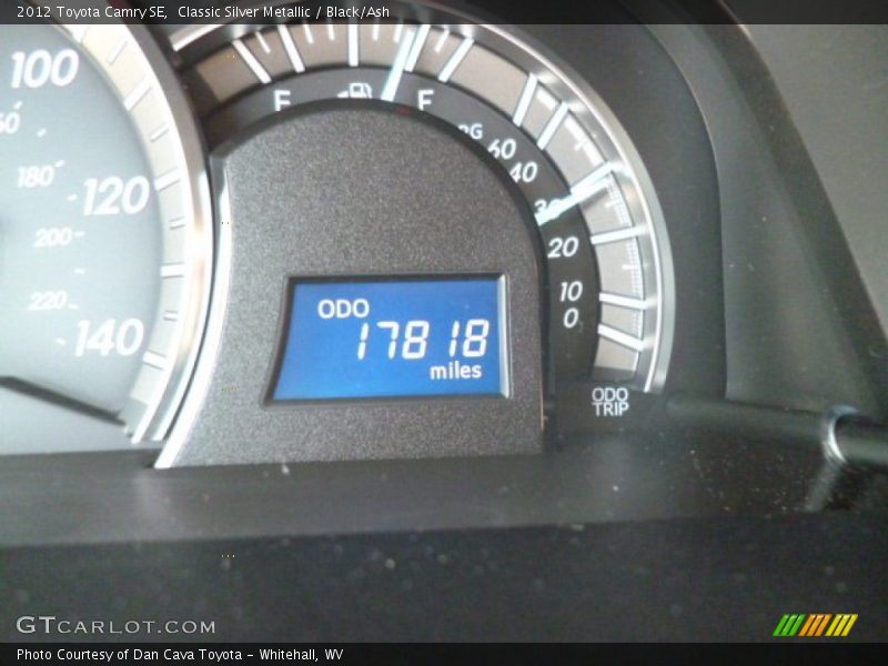 Classic Silver Metallic / Black/Ash 2012 Toyota Camry SE