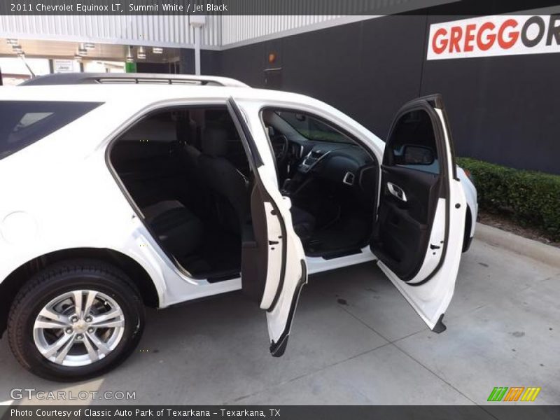 Summit White / Jet Black 2011 Chevrolet Equinox LT