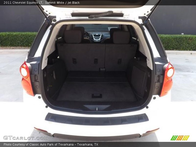 Summit White / Jet Black 2011 Chevrolet Equinox LT