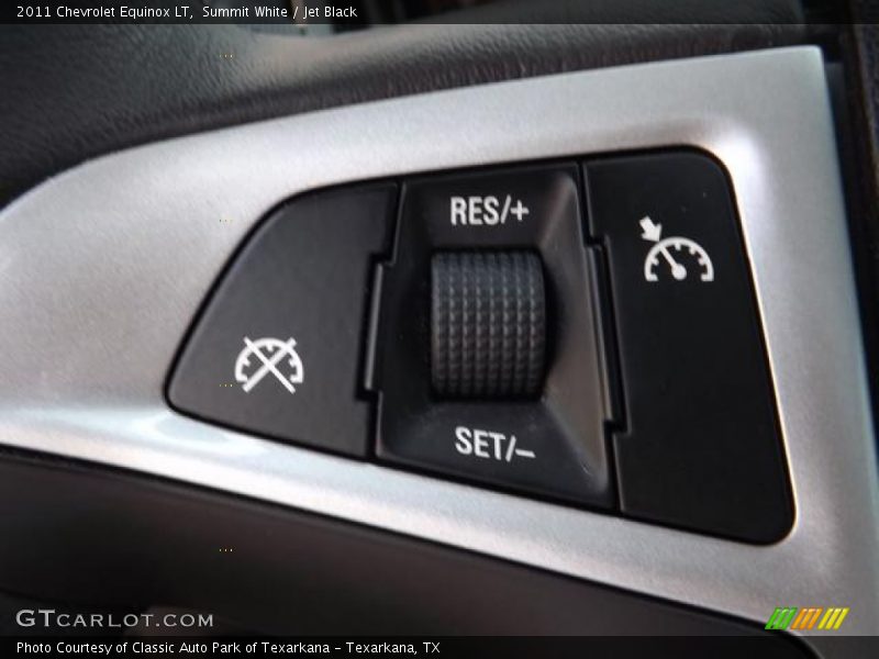 Summit White / Jet Black 2011 Chevrolet Equinox LT