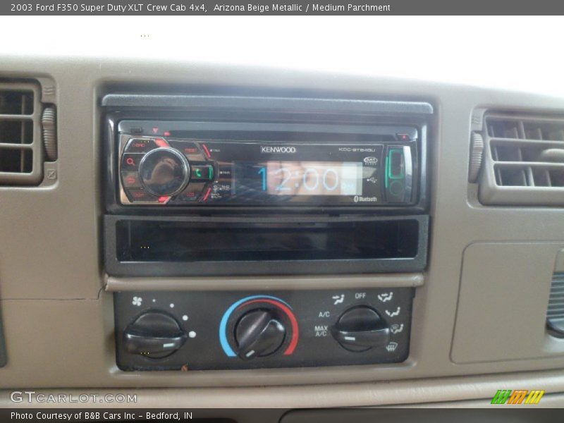 Arizona Beige Metallic / Medium Parchment 2003 Ford F350 Super Duty XLT Crew Cab 4x4