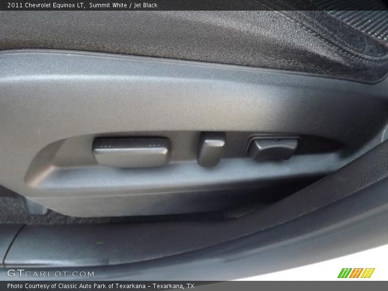 Summit White / Jet Black 2011 Chevrolet Equinox LT
