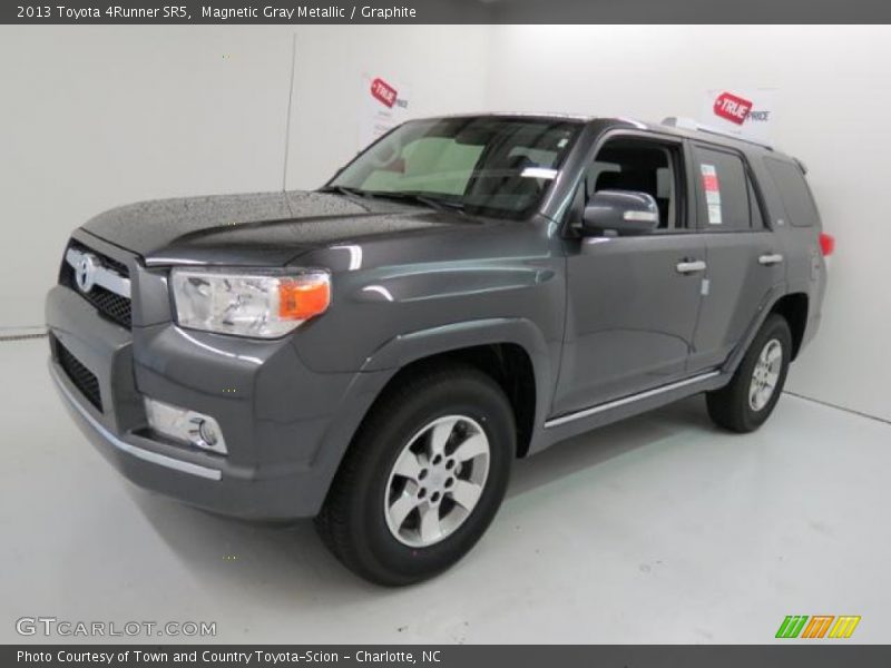 Magnetic Gray Metallic / Graphite 2013 Toyota 4Runner SR5