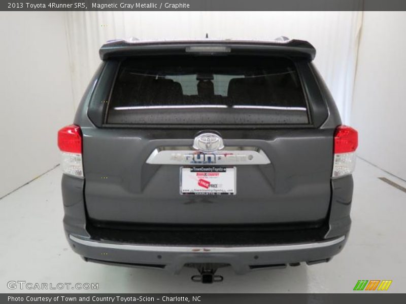 Magnetic Gray Metallic / Graphite 2013 Toyota 4Runner SR5