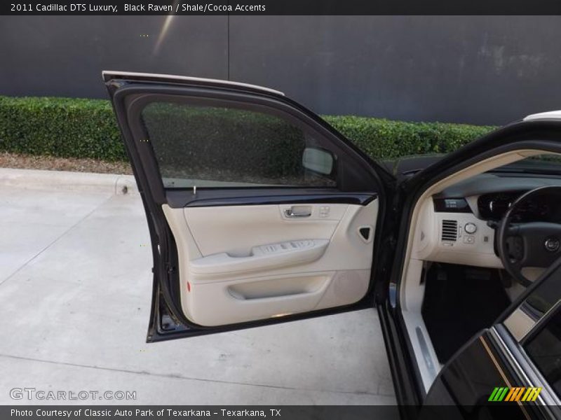 Black Raven / Shale/Cocoa Accents 2011 Cadillac DTS Luxury