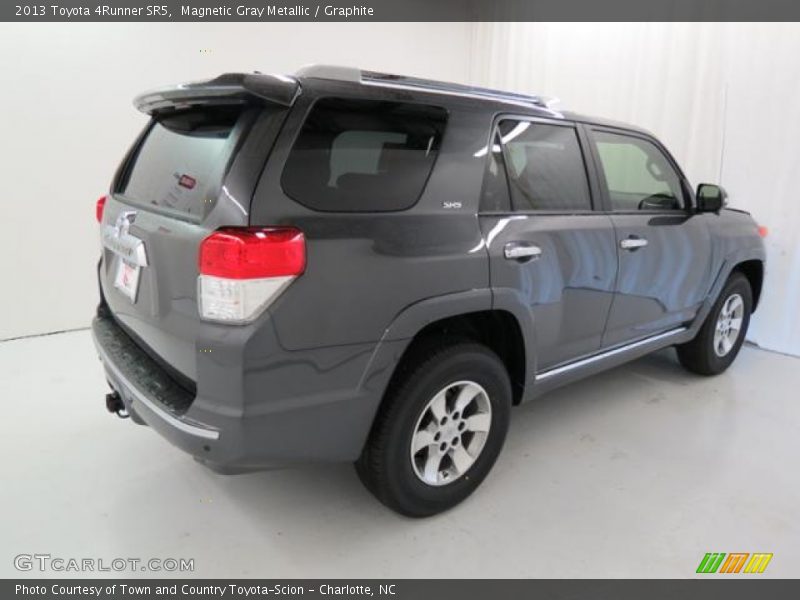 Magnetic Gray Metallic / Graphite 2013 Toyota 4Runner SR5