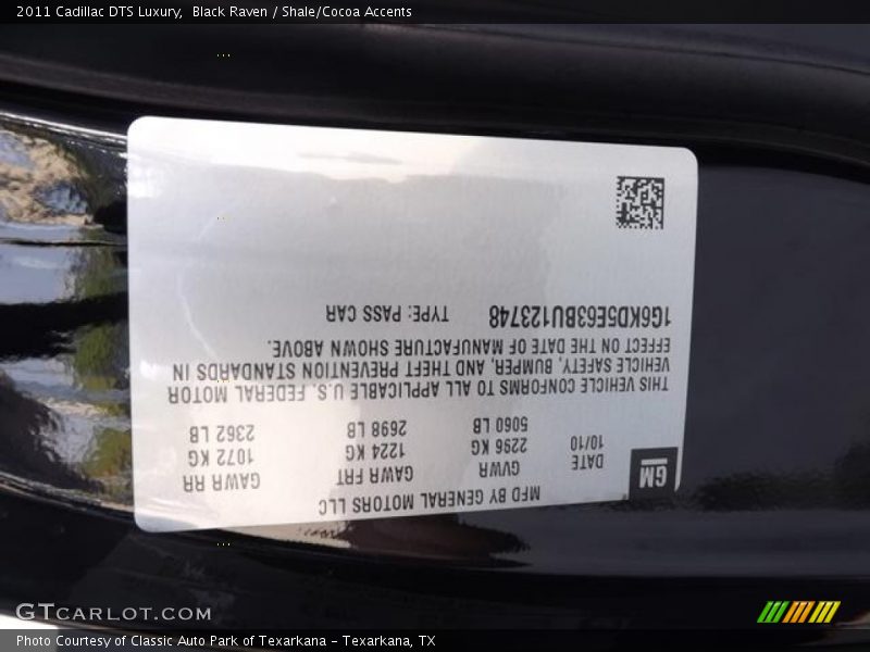 Black Raven / Shale/Cocoa Accents 2011 Cadillac DTS Luxury