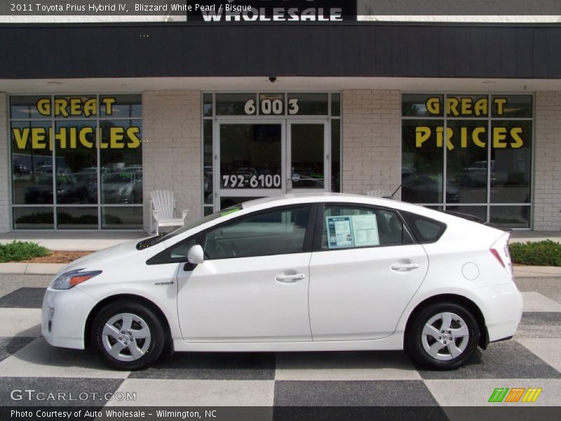 Blizzard White Pearl / Bisque 2011 Toyota Prius Hybrid IV