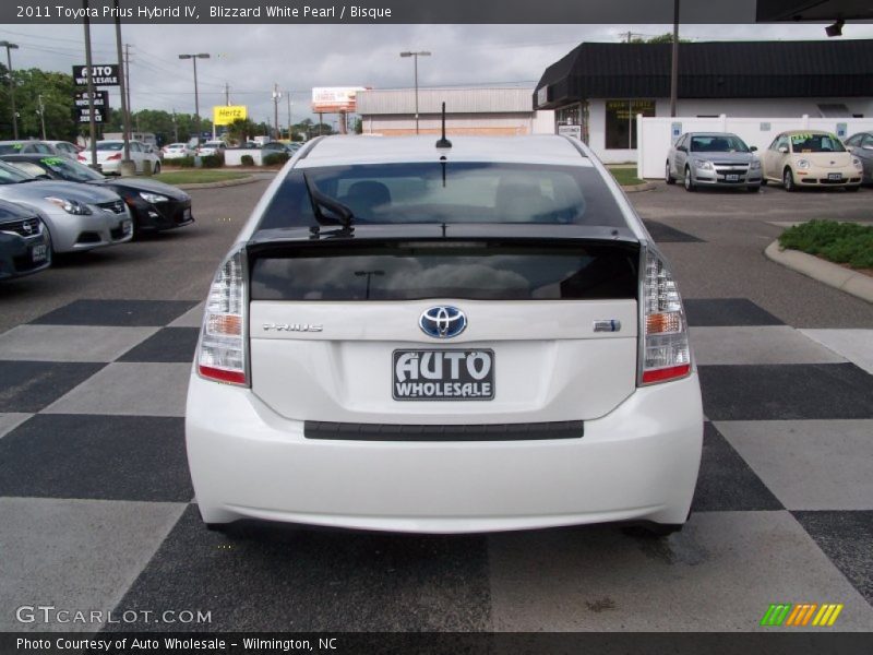 Blizzard White Pearl / Bisque 2011 Toyota Prius Hybrid IV