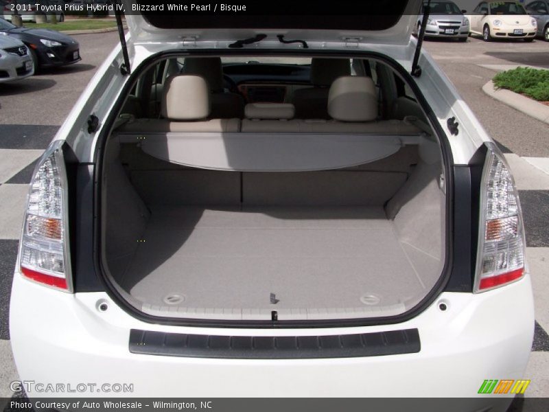 Blizzard White Pearl / Bisque 2011 Toyota Prius Hybrid IV