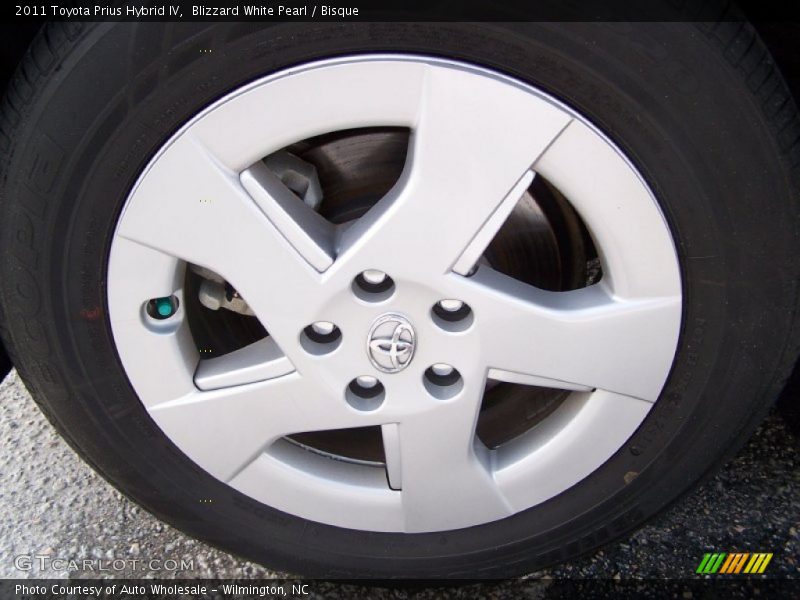 Blizzard White Pearl / Bisque 2011 Toyota Prius Hybrid IV