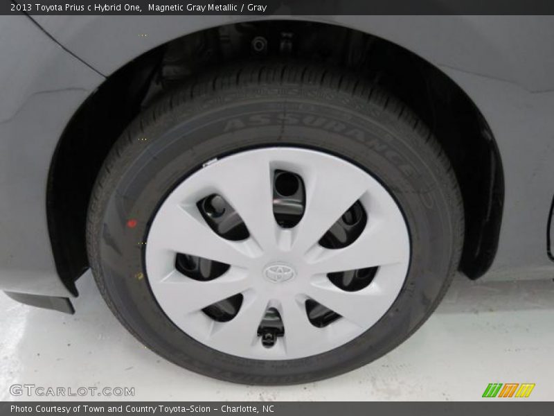 Magnetic Gray Metallic / Gray 2013 Toyota Prius c Hybrid One