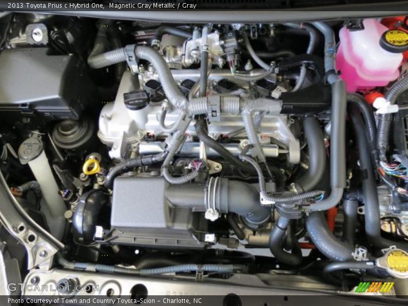 Magnetic Gray Metallic / Gray 2013 Toyota Prius c Hybrid One