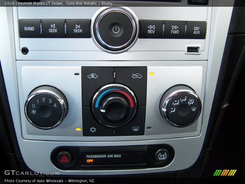 Controls of 2010 Malibu LT Sedan