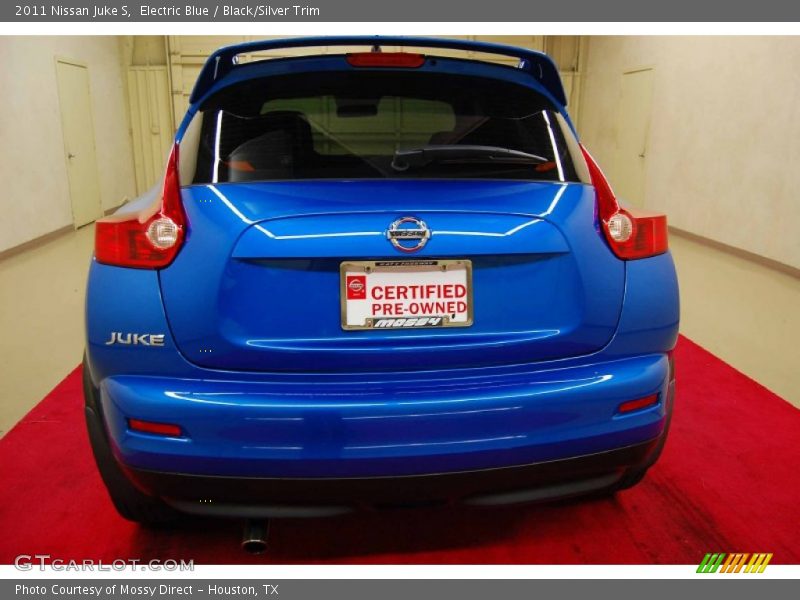 Electric Blue / Black/Silver Trim 2011 Nissan Juke S
