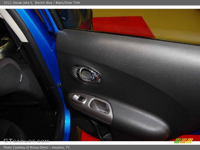 Electric Blue / Black/Silver Trim 2011 Nissan Juke S