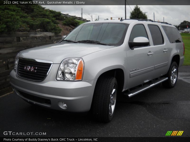 Front 3/4 View of 2013 Yukon XL SLT 4x4