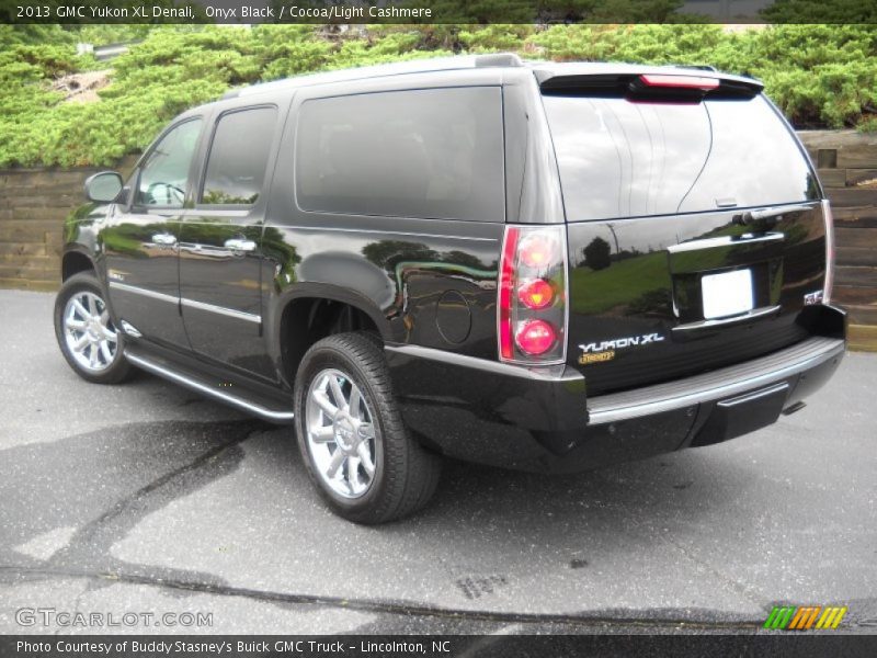 Onyx Black / Cocoa/Light Cashmere 2013 GMC Yukon XL Denali