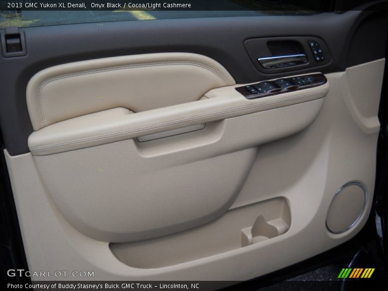 Onyx Black / Cocoa/Light Cashmere 2013 GMC Yukon XL Denali