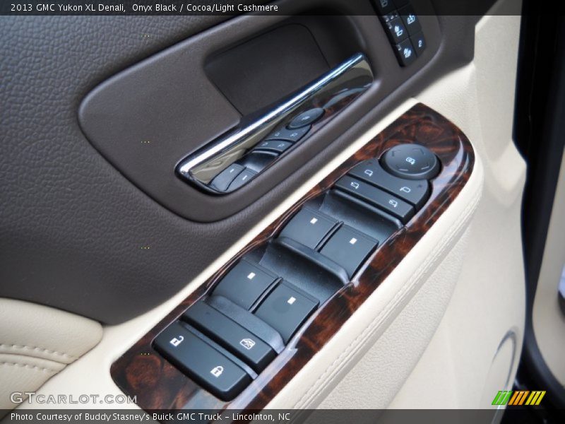Onyx Black / Cocoa/Light Cashmere 2013 GMC Yukon XL Denali