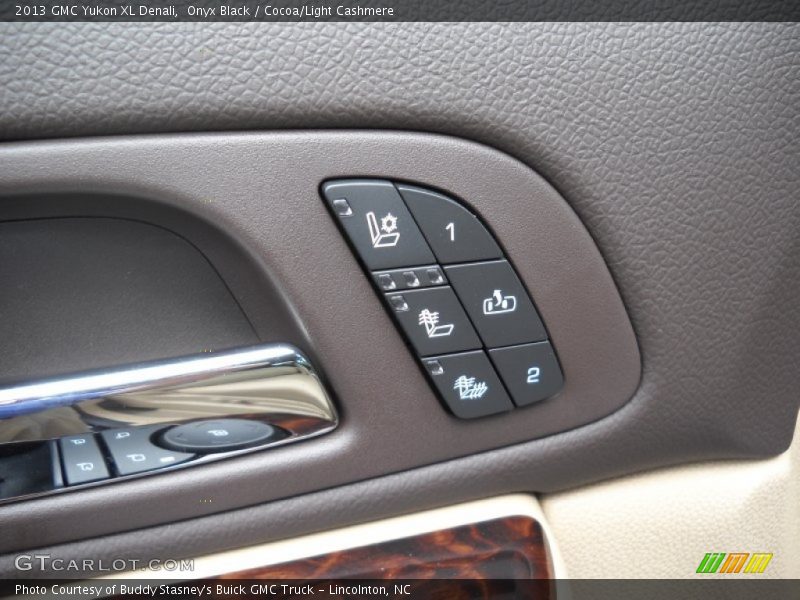 Onyx Black / Cocoa/Light Cashmere 2013 GMC Yukon XL Denali
