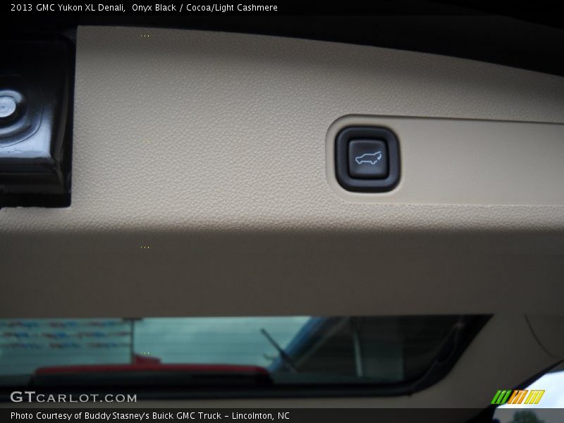 Onyx Black / Cocoa/Light Cashmere 2013 GMC Yukon XL Denali