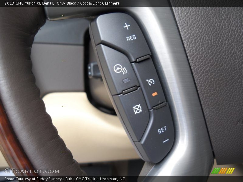 Onyx Black / Cocoa/Light Cashmere 2013 GMC Yukon XL Denali