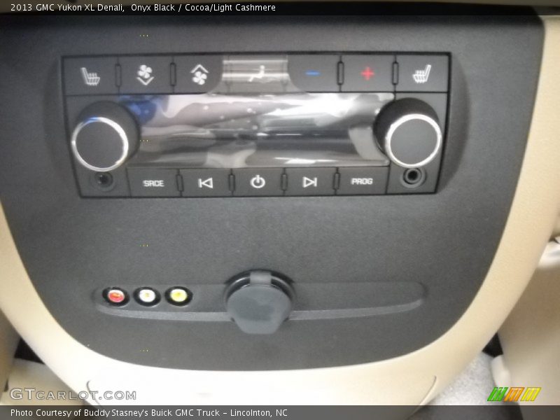 Onyx Black / Cocoa/Light Cashmere 2013 GMC Yukon XL Denali