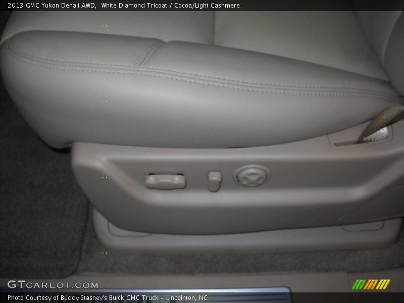 White Diamond Tricoat / Cocoa/Light Cashmere 2013 GMC Yukon Denali AWD