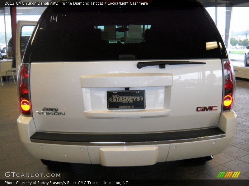 White Diamond Tricoat / Cocoa/Light Cashmere 2013 GMC Yukon Denali AWD