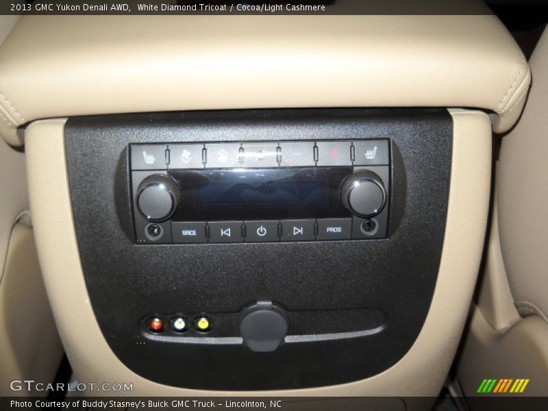 White Diamond Tricoat / Cocoa/Light Cashmere 2013 GMC Yukon Denali AWD