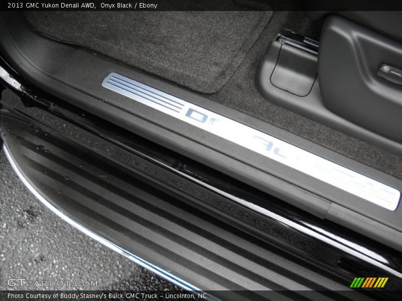 Onyx Black / Ebony 2013 GMC Yukon Denali AWD