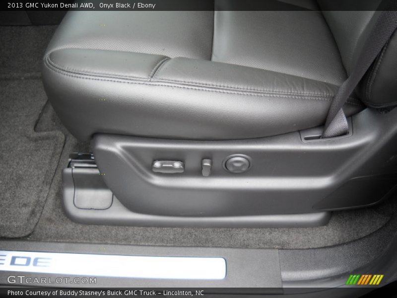 Onyx Black / Ebony 2013 GMC Yukon Denali AWD