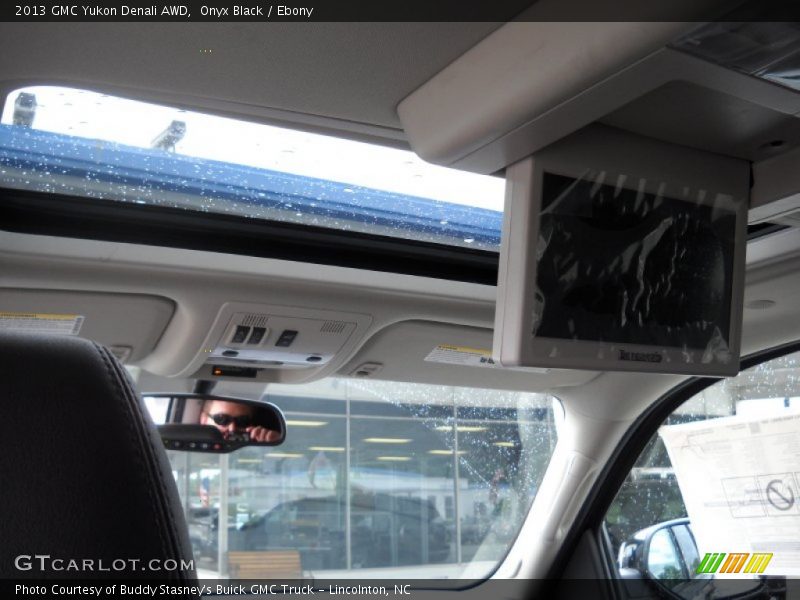 Onyx Black / Ebony 2013 GMC Yukon Denali AWD