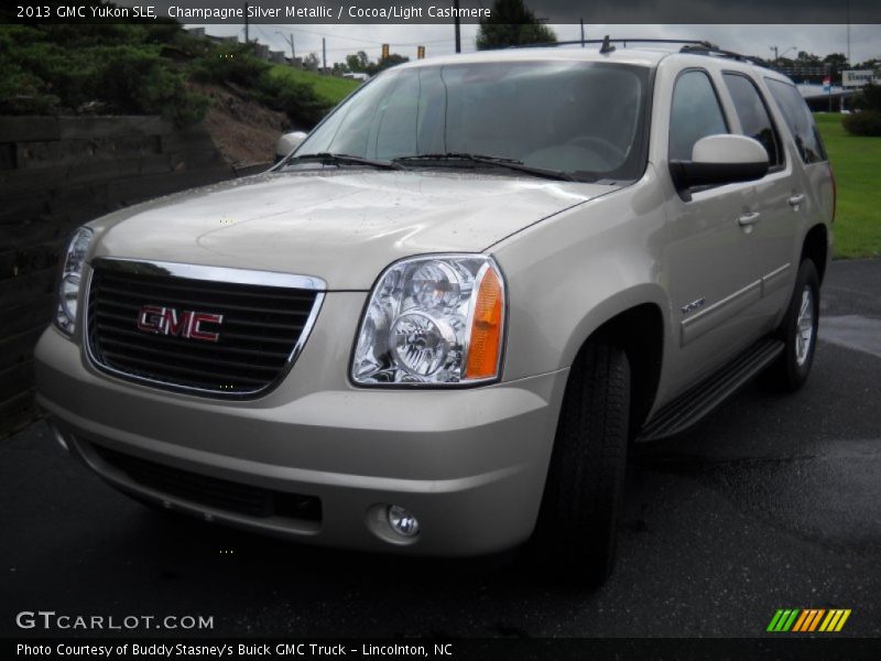 Champagne Silver Metallic / Cocoa/Light Cashmere 2013 GMC Yukon SLE