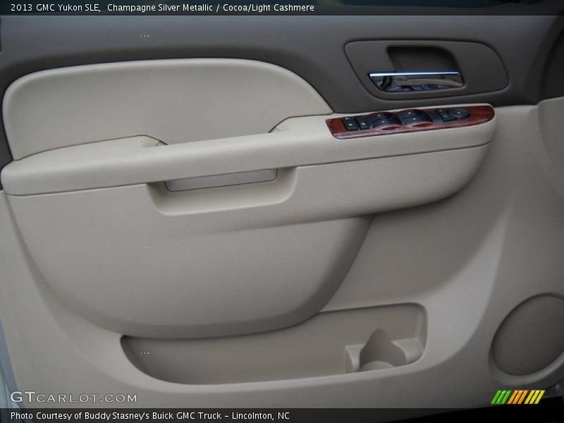 Champagne Silver Metallic / Cocoa/Light Cashmere 2013 GMC Yukon SLE