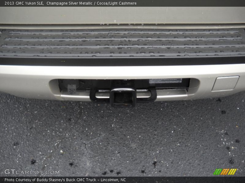Champagne Silver Metallic / Cocoa/Light Cashmere 2013 GMC Yukon SLE