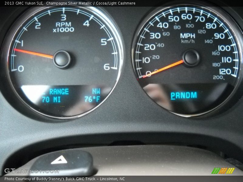 Champagne Silver Metallic / Cocoa/Light Cashmere 2013 GMC Yukon SLE