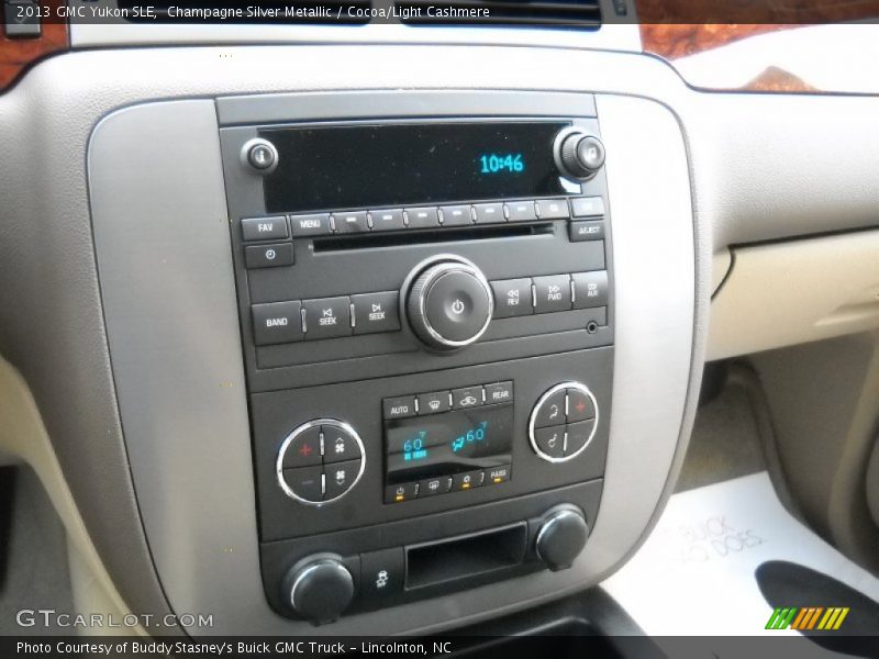 Champagne Silver Metallic / Cocoa/Light Cashmere 2013 GMC Yukon SLE