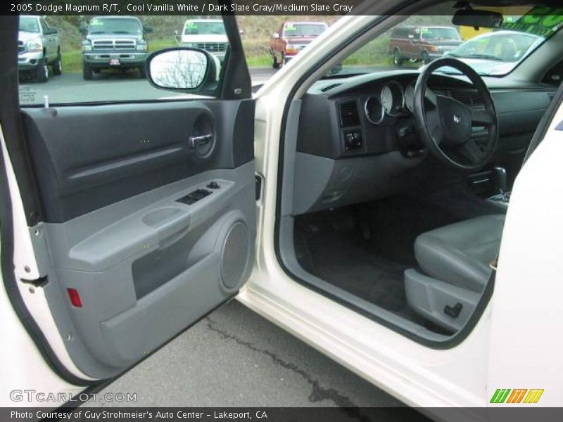 Cool Vanilla White / Dark Slate Gray/Medium Slate Gray 2005 Dodge Magnum R/T