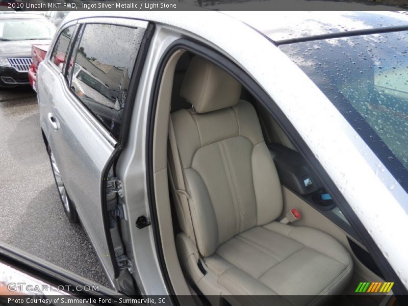 Ingot Silver Metallic / Light Stone 2010 Lincoln MKT FWD